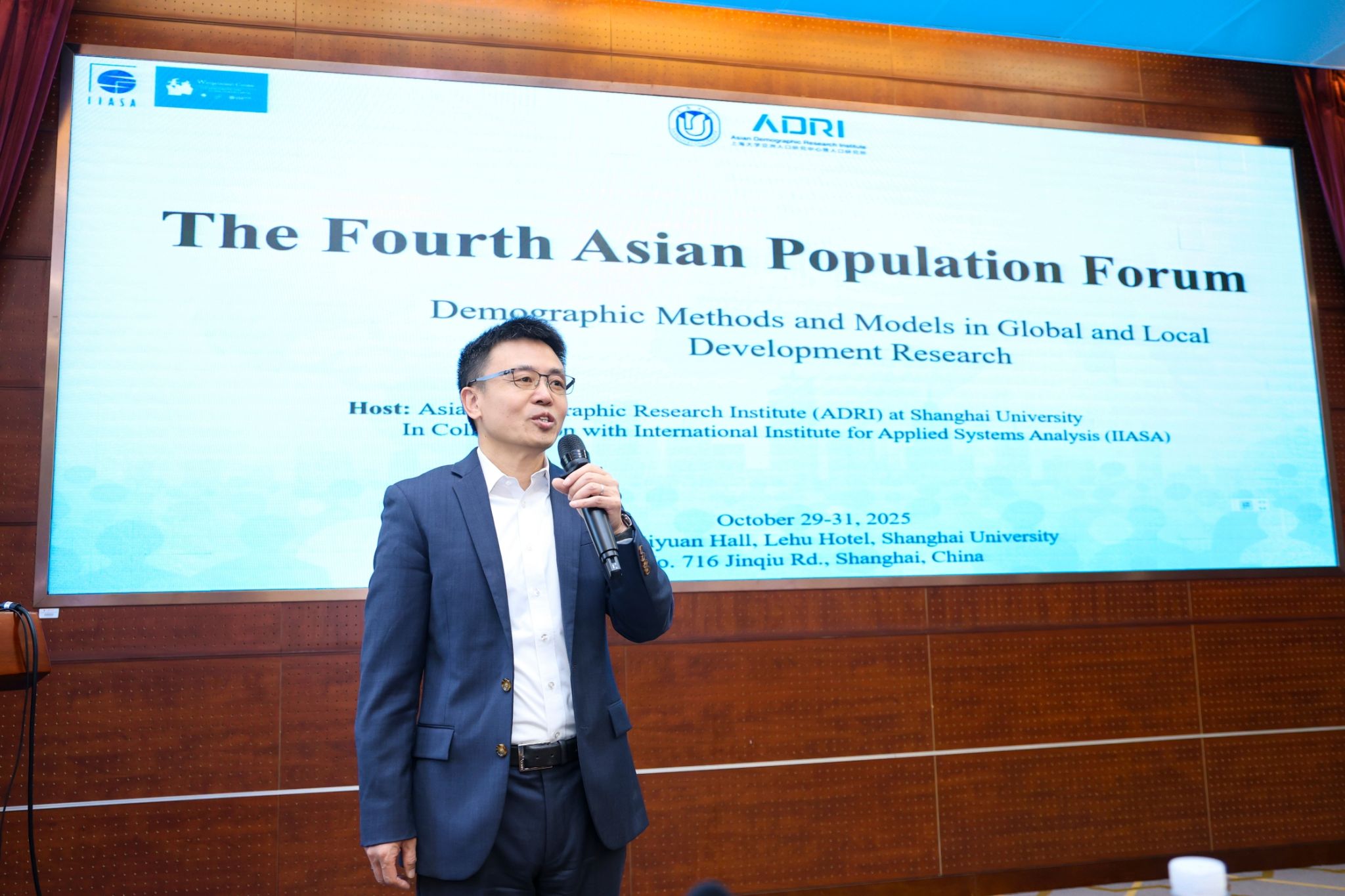 图8-闭幕式.jpg
