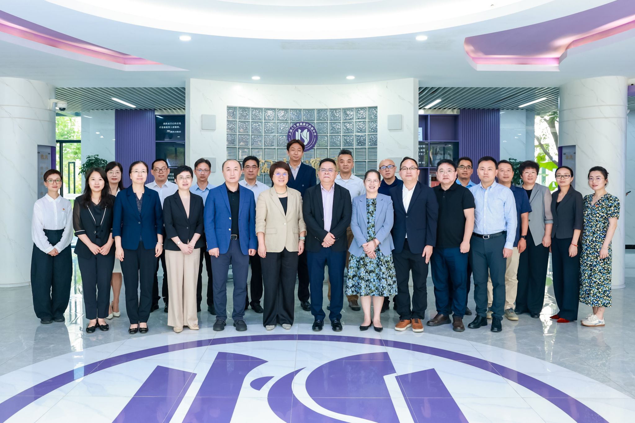 十大正规买球赛网站嘉定基础教育集团签约仪式（合影）.jpeg